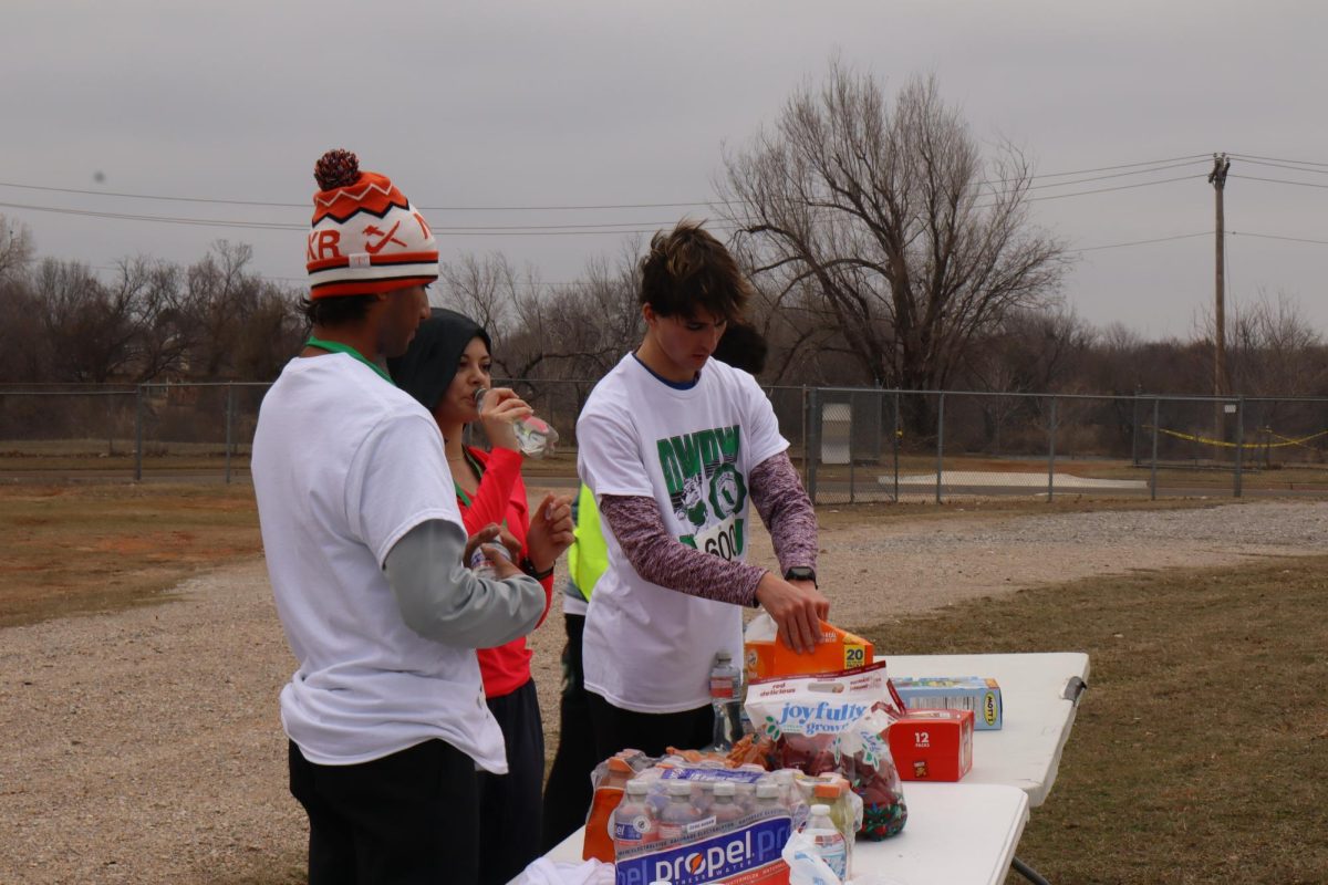 Runners refueling after the 5K.